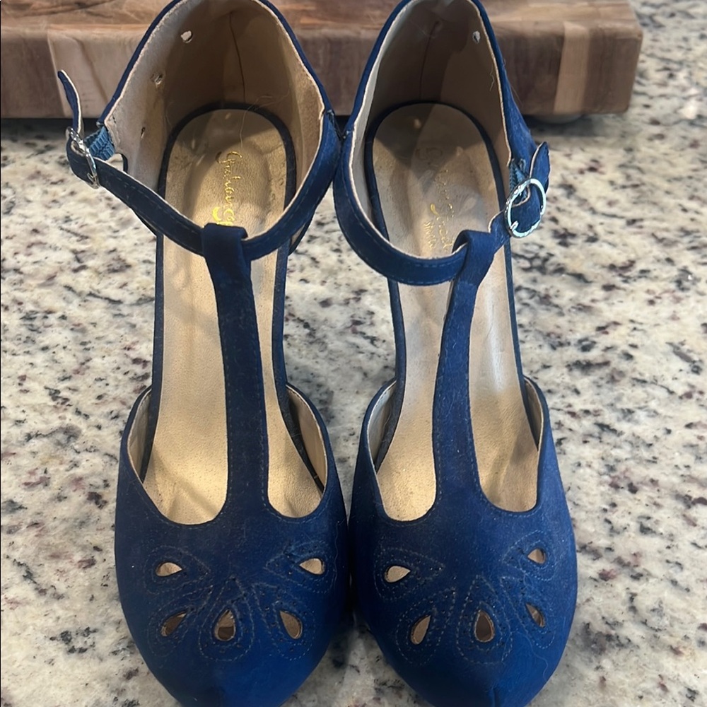 Elegant Blue Heels with Scalloped Cut-Outs